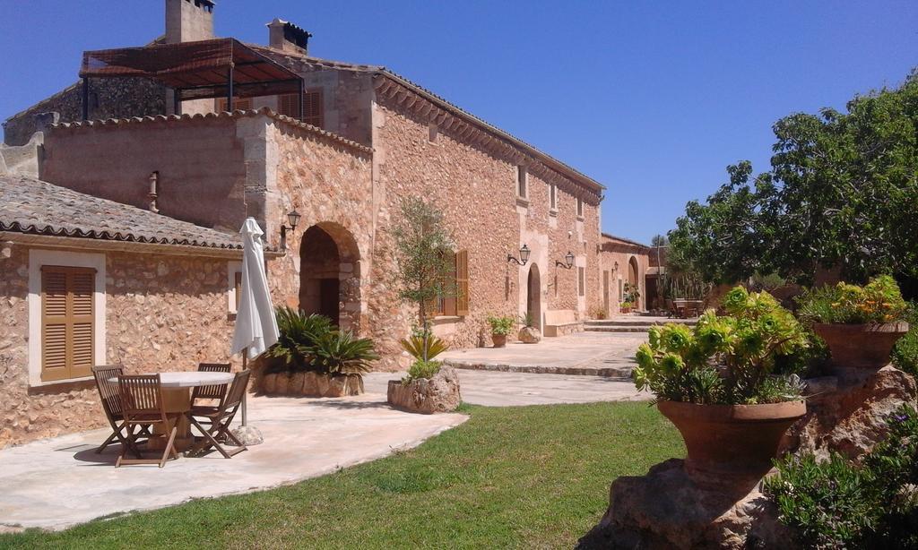 Son Llado Country house *