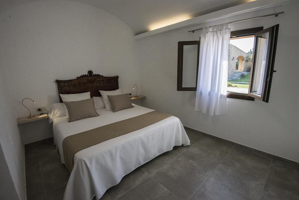 Son Llado Country house *